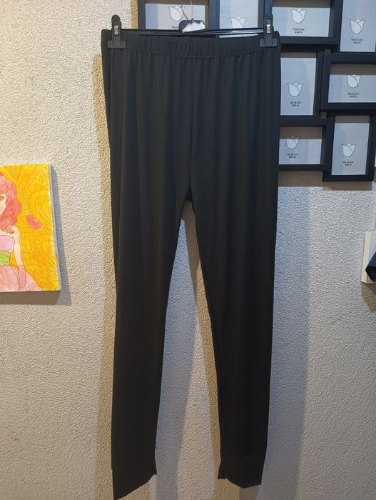 Leginsy damskie uciągliwe w bardzo dobrym stanie. Rozmiar L 40 
Długoś