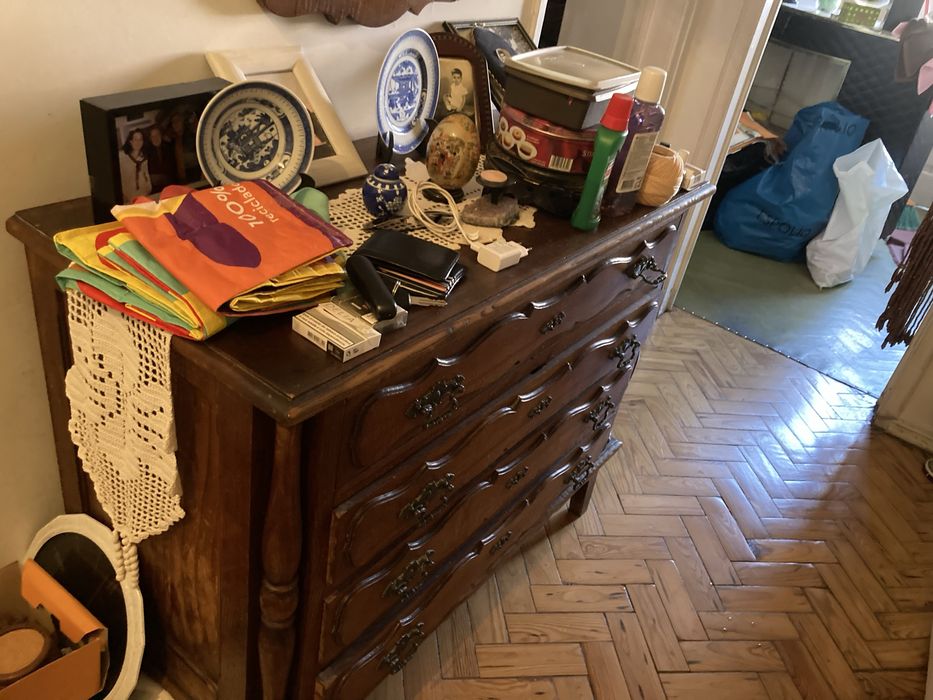 Cedo recheio de casa na Amadora a quem for buscar e se necessário, desmontar