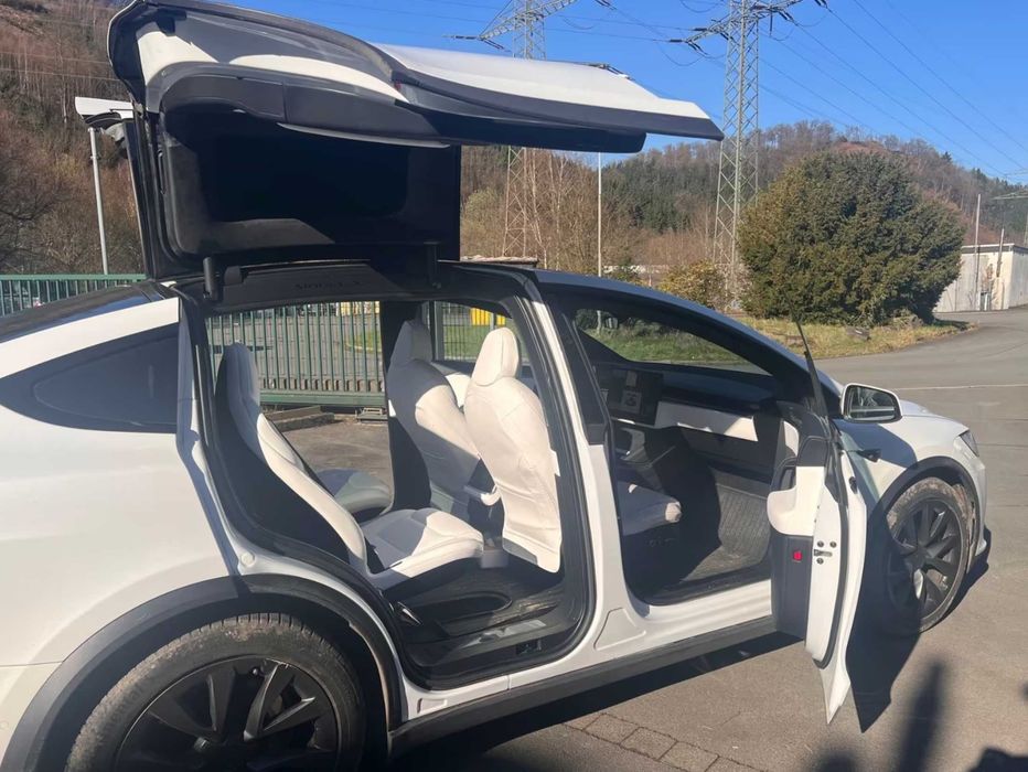 Tesla Model X Plaid 2022