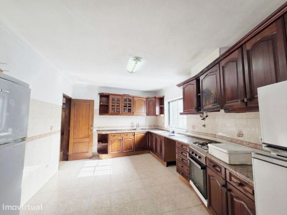 Moradia T3 pronta a habitar com alguma remodelação para efectuar