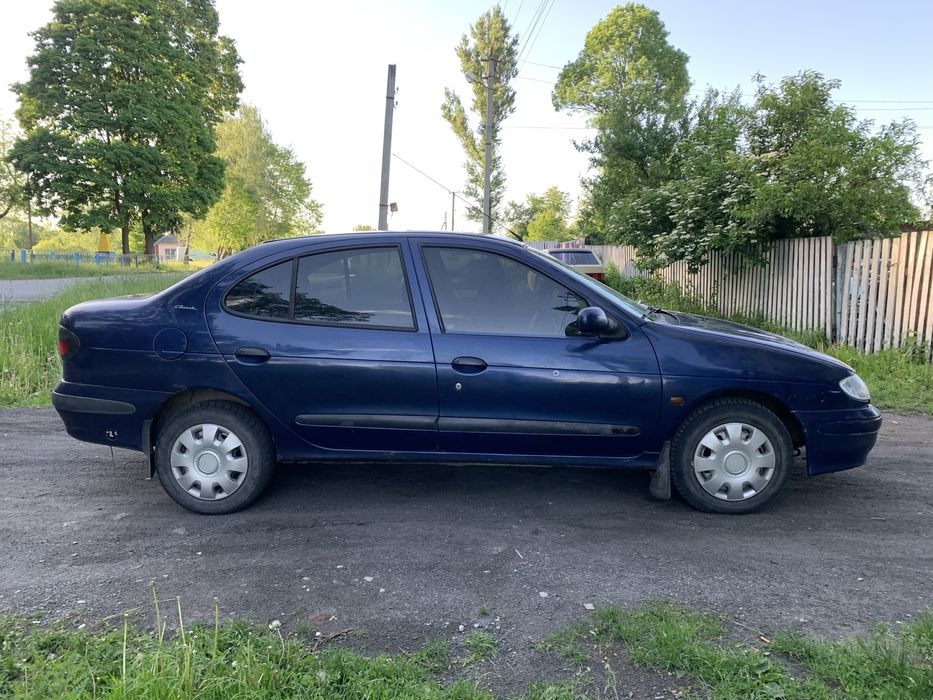 Продам Renault Megan 1997 р 1,4 бензин