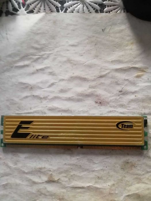 Продам DDR1 {DDR400}  1 Gb