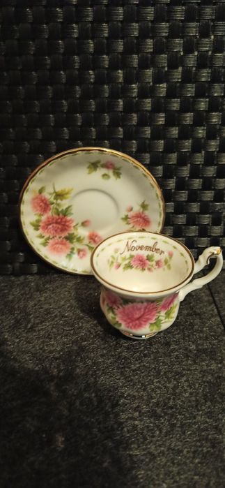 Porcelana Anglia Royal Albert Chryzantema, Listopad  DUO
