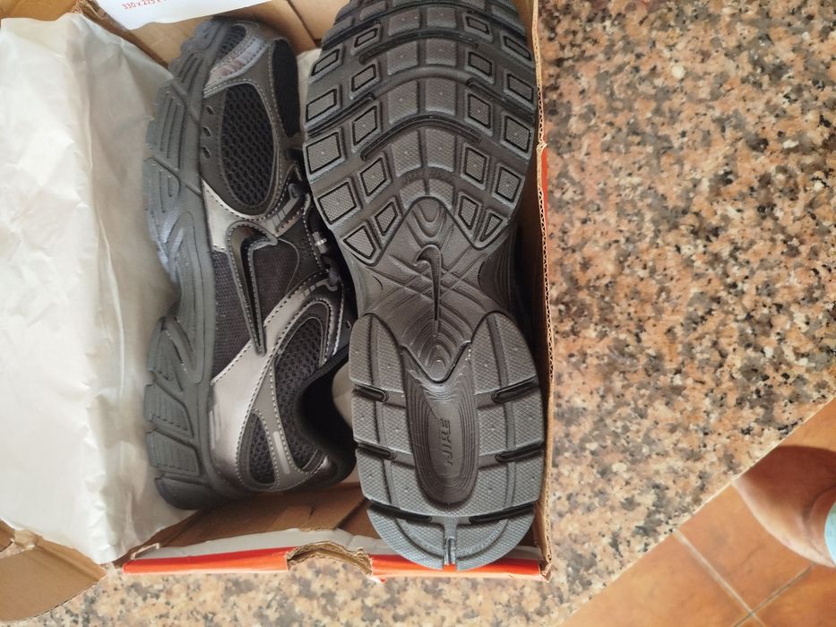 Vendo sapatilhas Nike V5 RNR novas n:42
