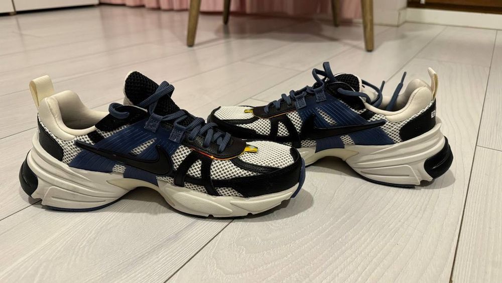 Nike V2K RUN męskie 42
