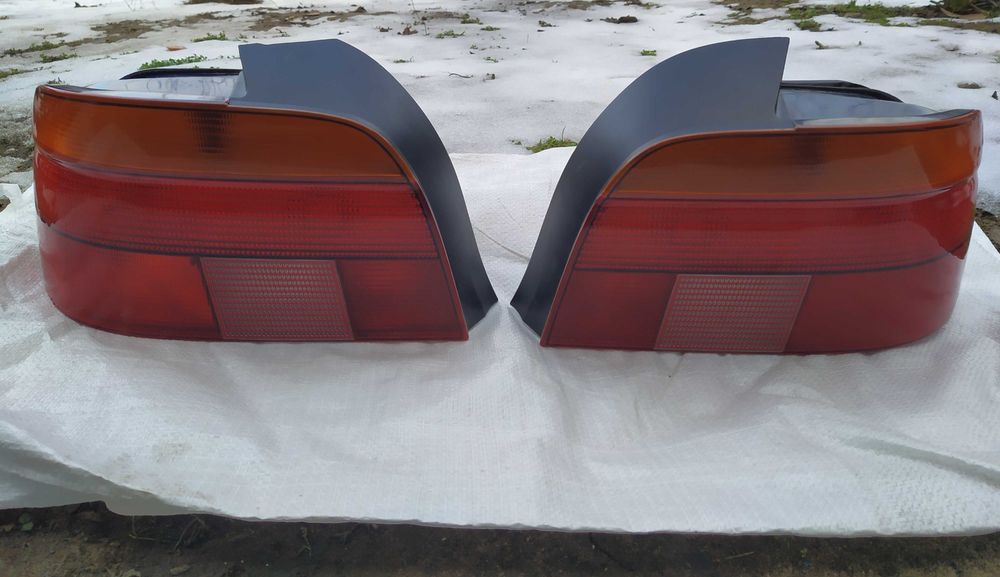 Продам задні фонарі BMW e39