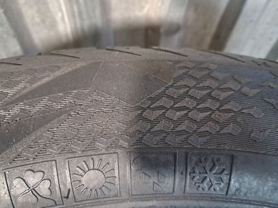 Nr 36 opona 205/55/16  całoroczna