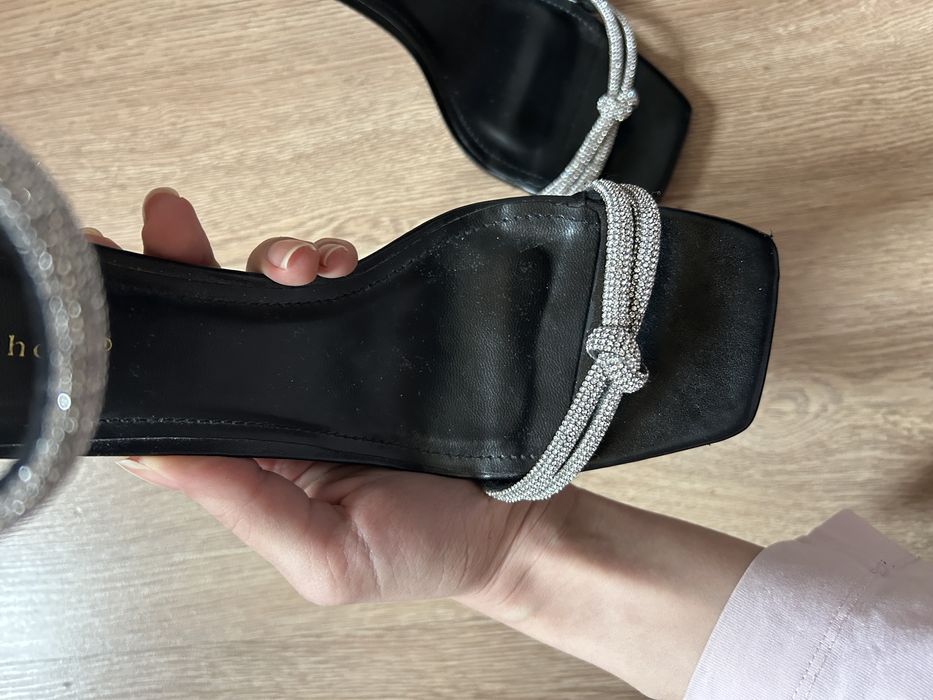 Босоніжки жіночі