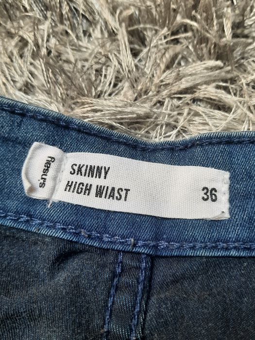 Jeansy skinny damskie z wysokim stanem Sinsay