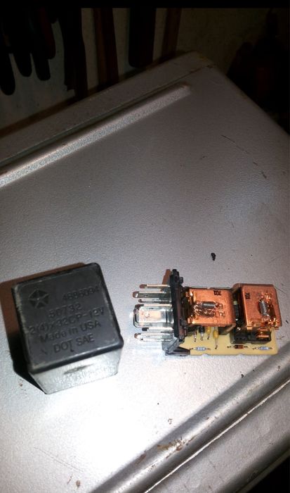 Реле поворотів  Grand Cherokee Chrysler Grand Chrysler 4686130