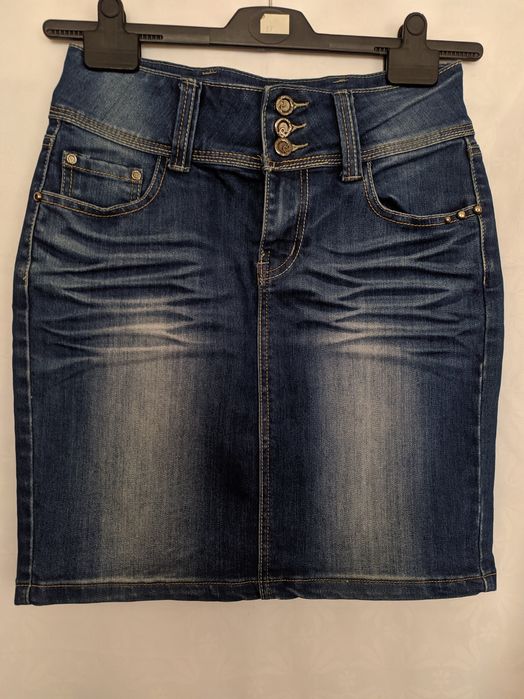 Dżinsowa spódnica