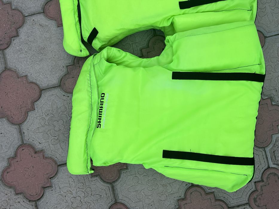 Жилет рятувальний.