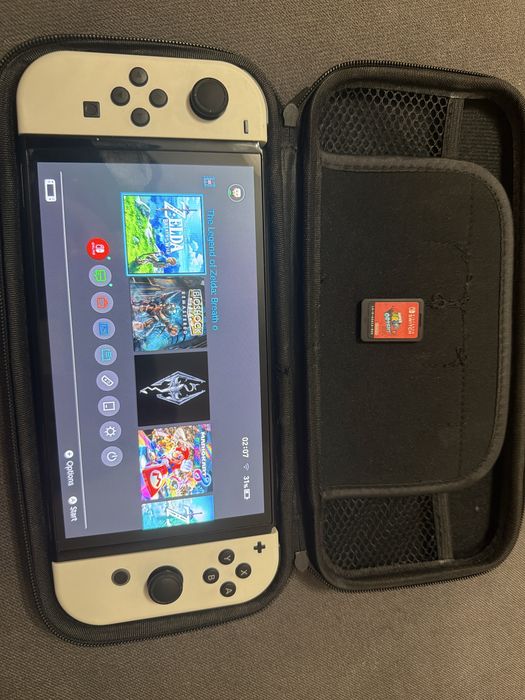 Nintendo switch OLED + etui + Mario Oddysey