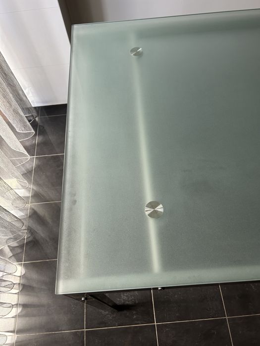 Mesa de cozinha com tampo vidro