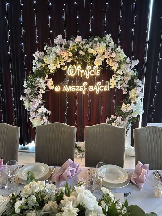 Napisy led/neony na ściankę Najlepsze dopiero przed Nami  Razem lepiej