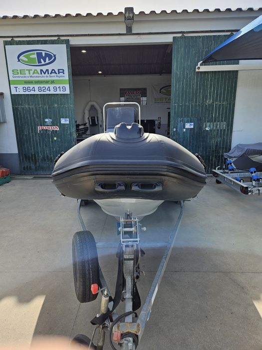 Semi-rigido 3D tender