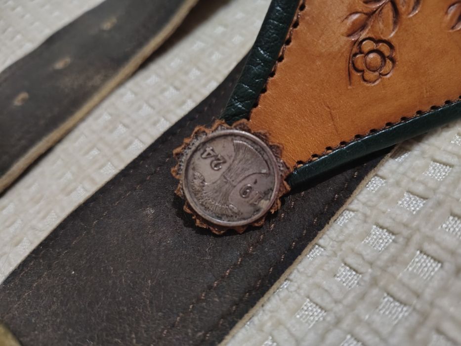 Два вінтажних етнічних пасеа з, монетами