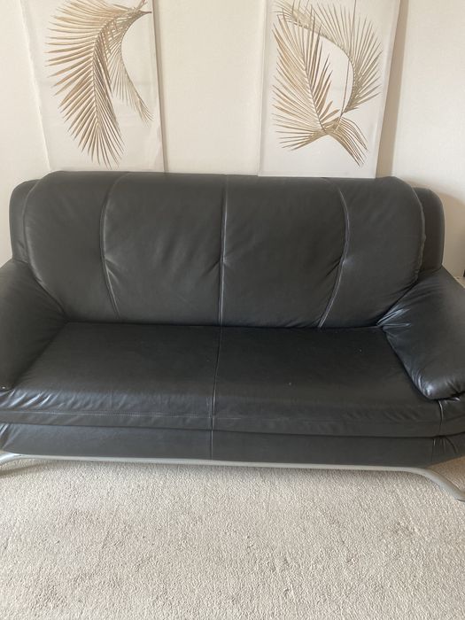 BAIXA de PREÇO!! Grande oportunide Sofá pele preta 3 lugares