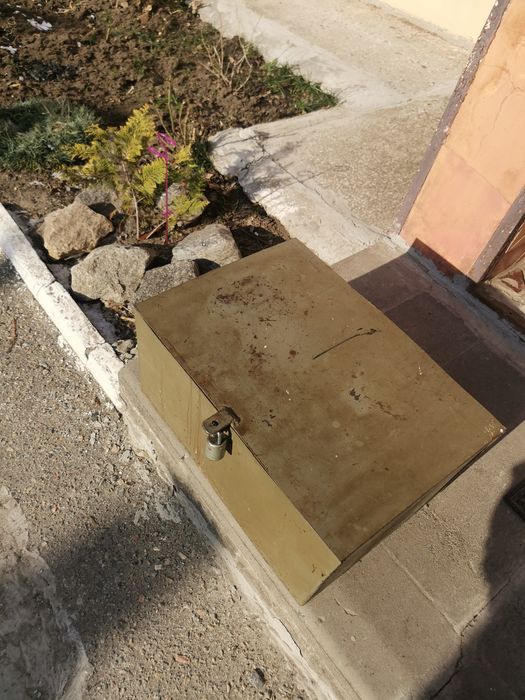 Сейф саморобний.