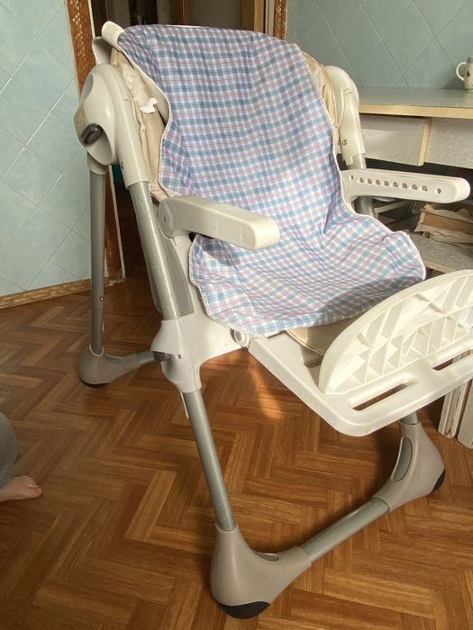 Стільчик для годування дитини Chicco Poly