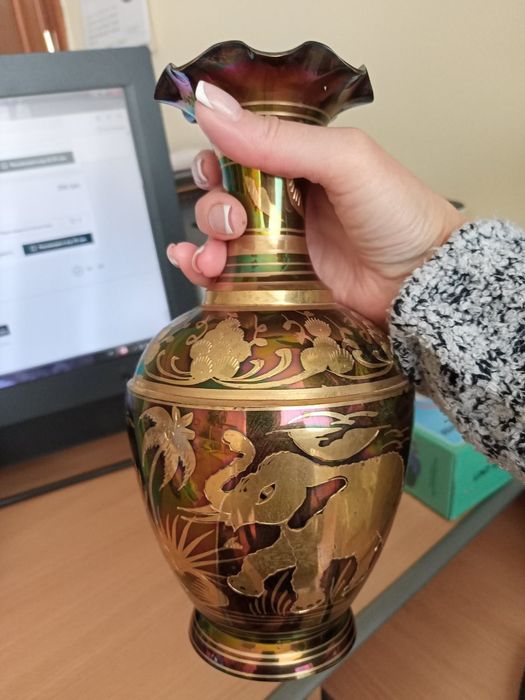 Ваза латунь красива