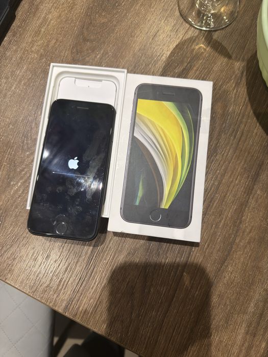 Iphone se black 64 gb