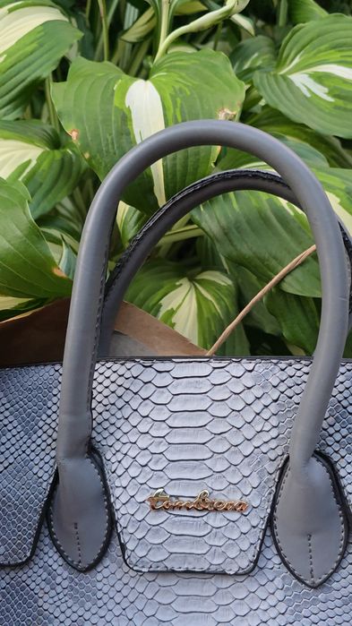Велика сіра жіноча сумка