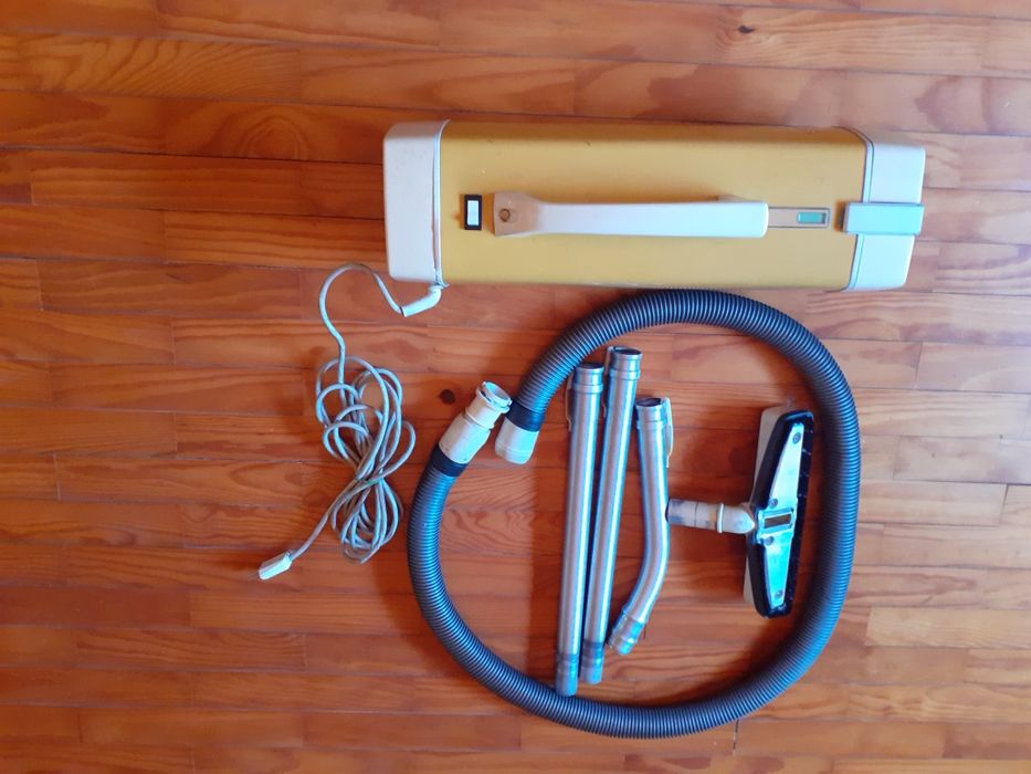 Aspirador Hoover Model 427 de 600W.
