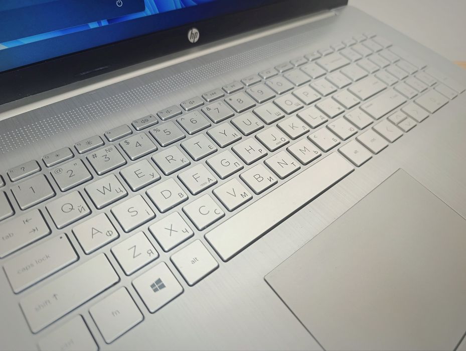 17.3' HD+ ноутбук HP/i3-1115G4/8GB DDR4/SSD 256GB/Батарея 0% зносу