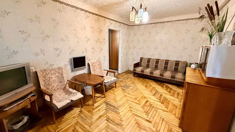 Продам 3х комнатную квартиру "район 7 школы"
