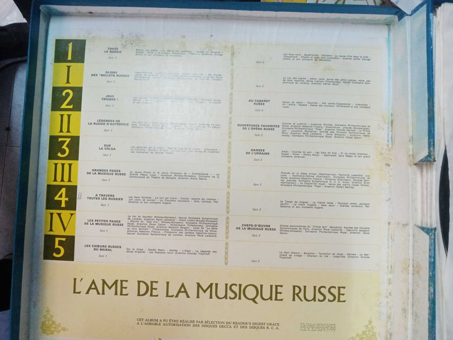 Caixa de Lp's vinil, música Russa