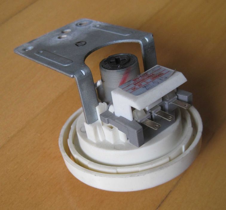 Запчастини LG клапан, рівень, замок.