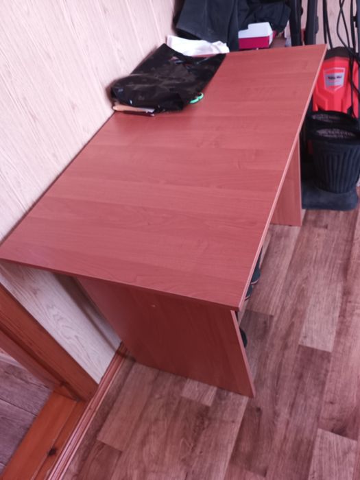 Стіл кухонний.стіл письмовий.стол