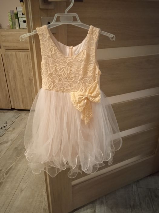 Sukienka dla dziewczynki r. 2-3 latka, stan bardzo dobry!!!