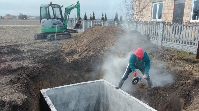 Szamba Betonowe szambo kompleksowo koparka montaż gwarancja Polska