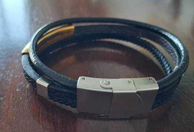 Pulseiras cabedal e metal