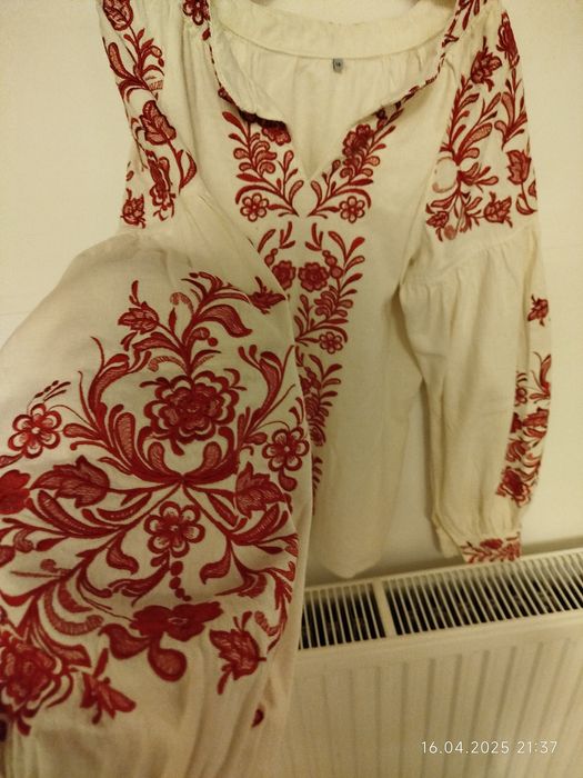 Гарна вишита сорочка