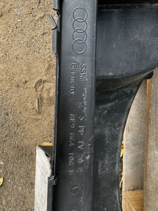 Пол ванночка пластик обшивка багажника Audi A4 B6 B7