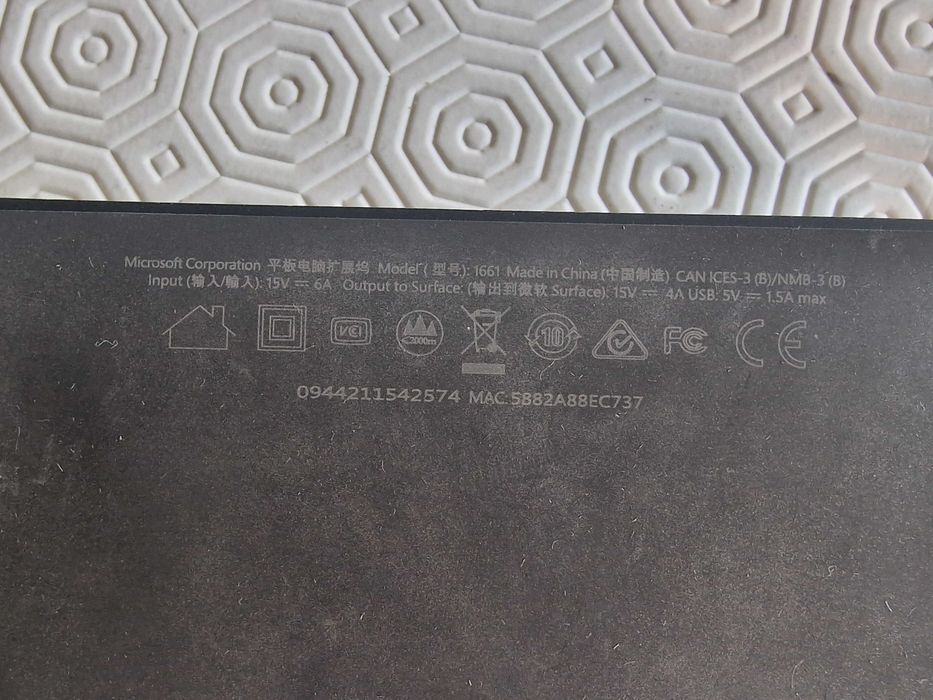 Microsoft Surface Docking Station - Model 1661423157723111761923