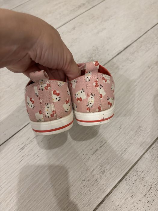 Продам кеди текстильні hello kitty