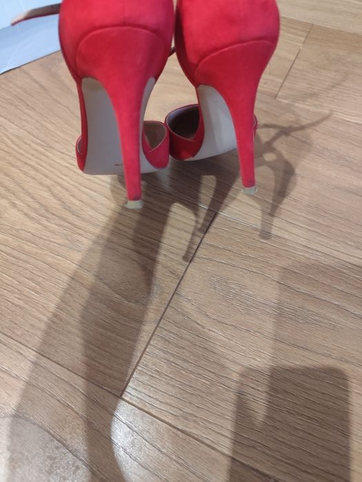 Buty eleganckie 37 / 38  żywa czerwień