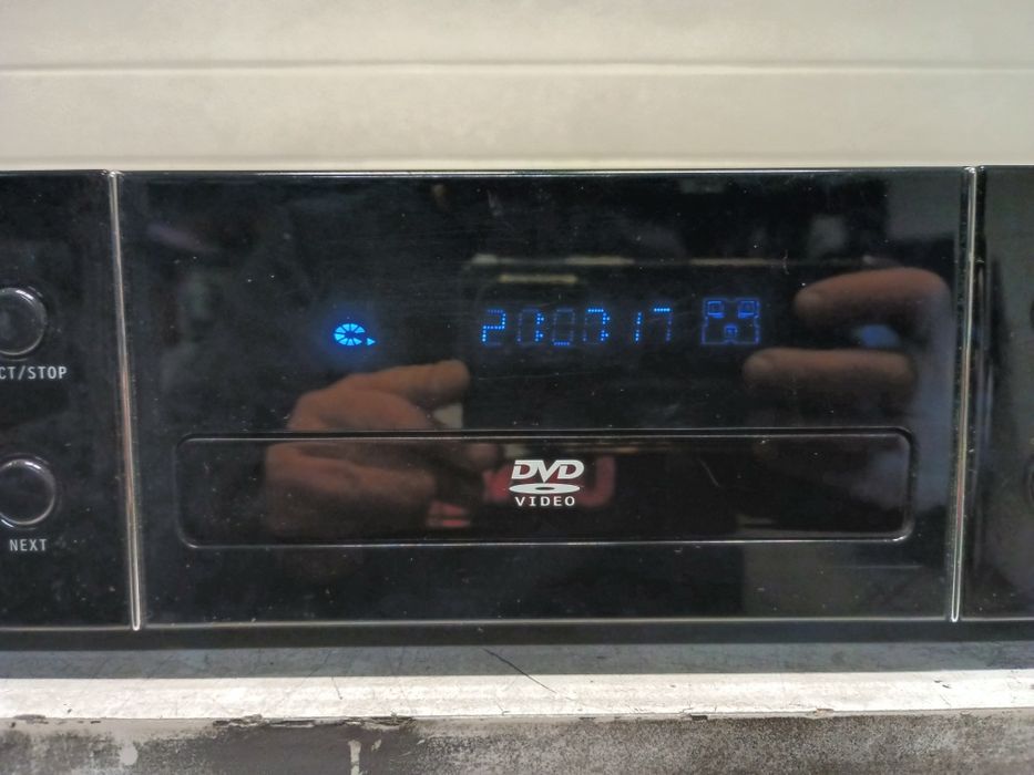 Amplituner 2.1 z DVD Teufel IP 500DR