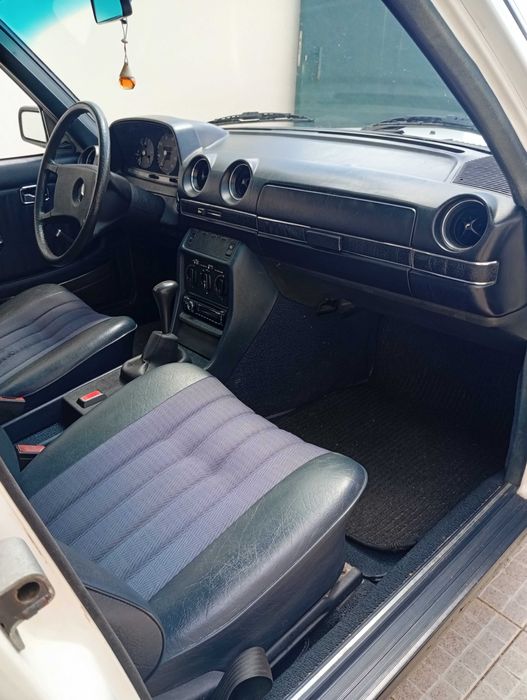 Mercedes W 123 300D