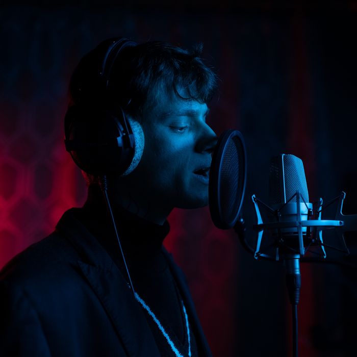 Студія звукозапису. Запис пісні. Зведення