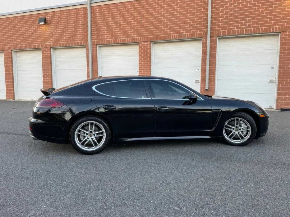 Porsche Panamera 4S      2015