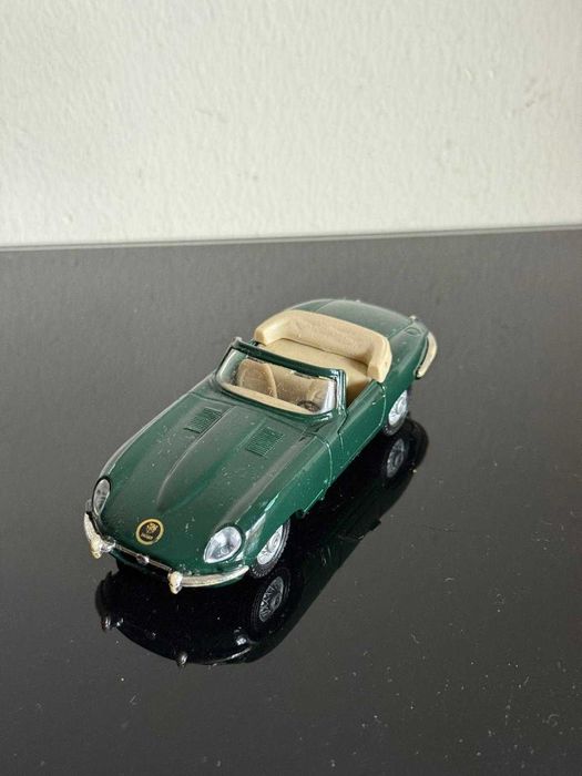 Carrinhos de Coleção 1:38 - 1:43 (Maisto, Bburago, Corgi, Brandbase)