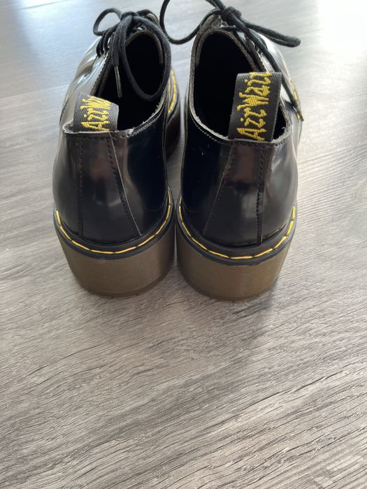 Жіночі шкіряні туфлі під бред Dr. Martens