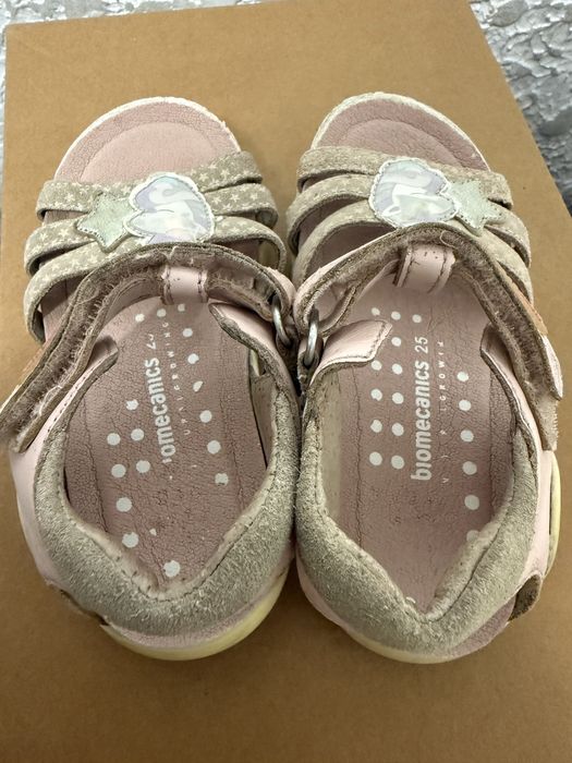 Босоножки 25 размер Biomecanics на девочку
