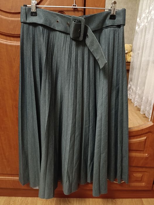 Спідниця зеленого кольору