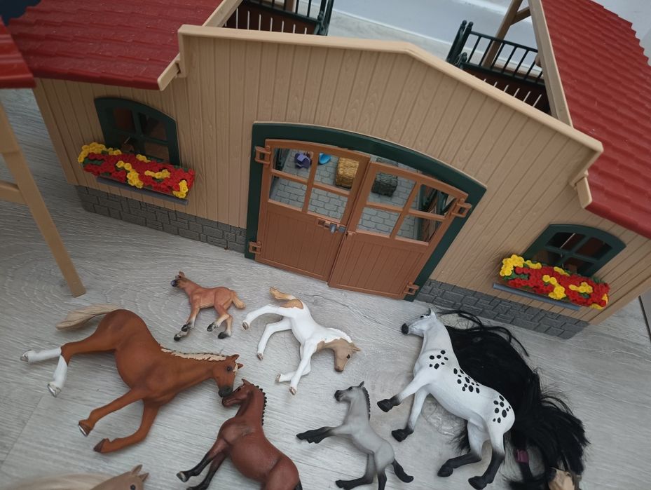 Schleich konie stajnia